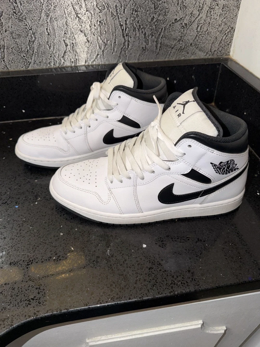 Air Jordan 1 Mid 